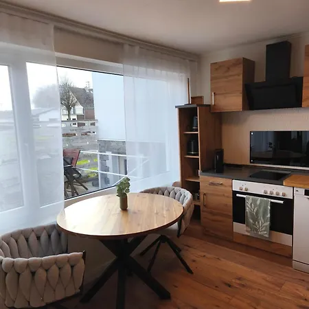 Lucia Apartman *